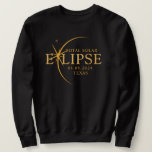 Moderner Staat 2024 Texas Total Solar Eclipse Sweatshirt<br><div class="desc">Mit dem neuen Texas Total Solar Eclipse Custom T - Shirt präsentiert sich das Shirt als stilvolles und gedankliches Element für dieses außergewöhnliche Ereignis, das die Eleganz und Spannung der totalen Sonnenfinsternis erfasst. Das Jahr 2024 wird zusammen mit der Lage von Texas kühn angezeigt und dient als zeitloser Pfeiler dieses...</div>