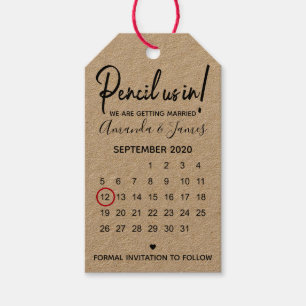 Moderner Stift uns im Kalender Save the Date Geschenkanhänger