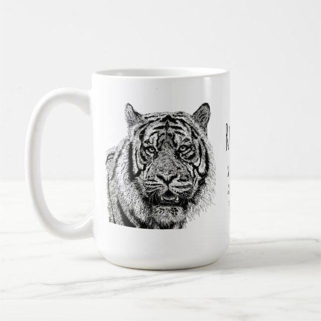 Moderner Tiger Schwarz-Weiß-Monogramm-Spruch Kaffeetasse (Links)
