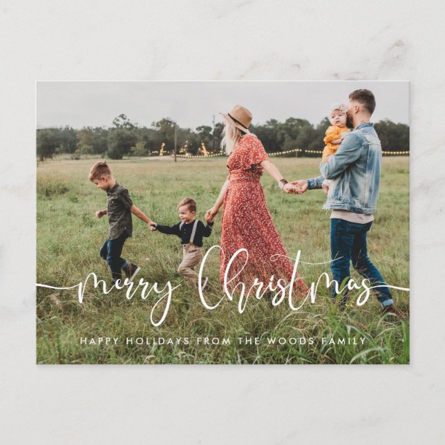 Moderner whimsical Schriftart Frohe Weihnachtsfami Postkarte (Vorderseite)