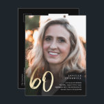 Modernes 60. Geburtstag Foto Black & Gold Script Einladungspostkarte<br><div class="desc">Moderne minimalistische 60. Geburtstagsfeier Einladung mit stilvollen Imitaten Goldfoliennummer in handgeschriebener Schrift und Ihre Party-Details in klassischem Serif-Schriftart auf einem vollen blumigen Foto. Einfach und elegant,  eine große Überraschung Erwachsenenalter Meilenstein Geburtstagseinladung für Männer und Frauen. Die schwarze Hintergrundfarbe auf der Rückseite kann in eine beliebige Farbe geändert werden.</div>