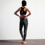 Modernes Abstraktes Schwarz-Weiß-Muster Leggings<br><div class="desc">Ein abstraktes Design mit weißen Linien Zeichnungen von Frauen mit unterschiedlichen Ausmaßen ist in einem modernen Muster auf schwarzem Hintergrund dargestellt.</div>
