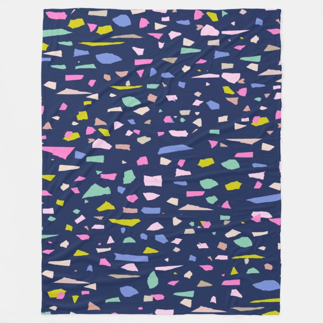 Modernes Abstraktes Terrazzo-Muster in Blau Fleecedecke (Vorderseite)