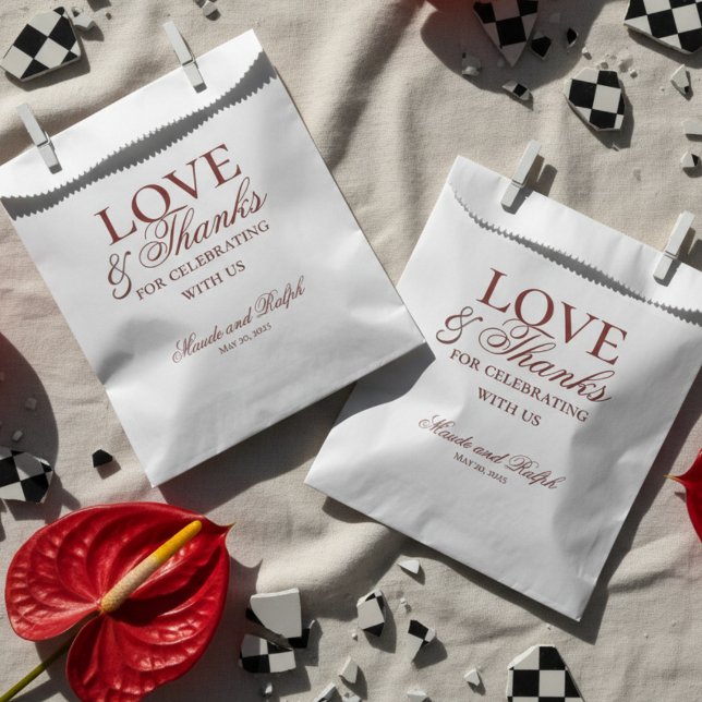Modernes altes Geld kühne rote Liebe und Dank Hoch Geschenktütchen (Send guests home with gratitude and style using this Old Money Bold Red Wedding Favor Bag!)