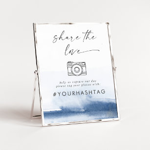 Modernes Aquarellblau teilt die Liebe Hashtag-Zeic Poster