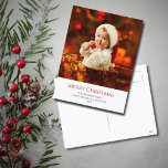 Modernes Baby-Foto Weihnachten<br><div class="desc">Moderne,  fröhliche Weihnachten Niedliche Baby Foto Holiday Postkarte,  mit einem Foto Thema und einem roten Typografie-Design. Mit anpassbarer Schrift können Sie Ihren eigenen Text hinzufügen. Sie ändern auch das Foto mit Ihrem eigenen,  um es zu Ihrem eigenen zu machen. Ideal,  um festliche Urlaubswünsche an Freunde und Angehörige zu senden.</div>