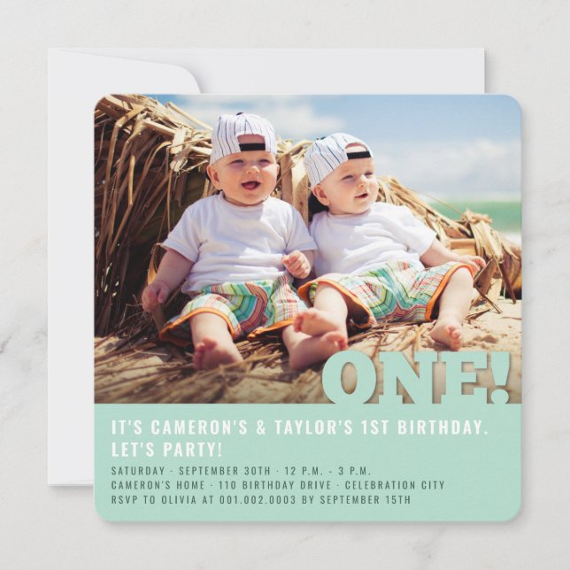 Modernes Big One Fun Baby Twins Foto Erstgeburt Einladung (Vorderseite)