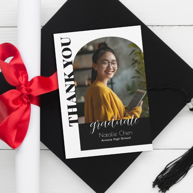 Modernes Black Arch Foto Graduate Danke Karte (Von Creator hochgeladen)