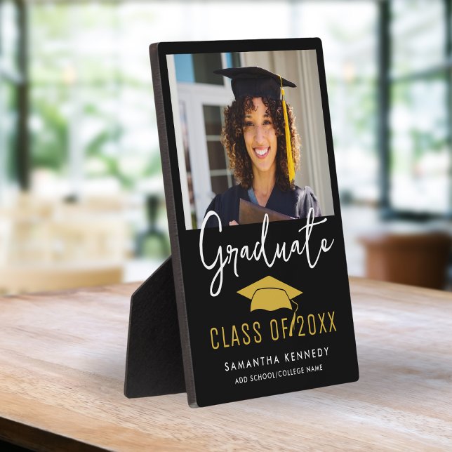 Modernes Black & Gold Class-Foto 2025 Grad Cap Fotoplatte (Von Creator hochgeladen)