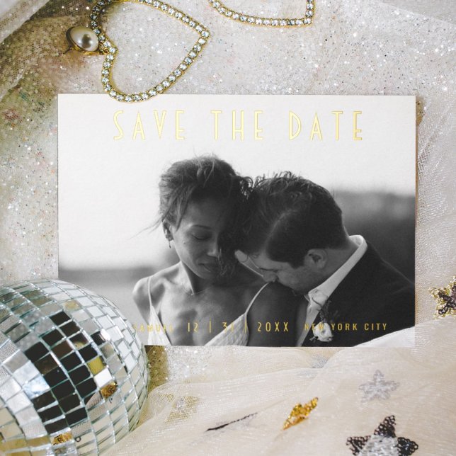 Modernes Black Wedding Foto Save the Date Gold Folie Einladungspostkarte (Glam gold foil photo wedding Save the Date.)