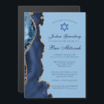 Modernes Blue Gold Agate Bar Mitzvah Party Magneteinladung<br><div class="desc">Moderne Marineblau und Goldmedaille schmücken die Seite dieser modernen Bar Mitzvah Zeremonie und magnetische Party Einladung. Der Name Ihres Sohnes ist in einem schönen formalen Drehbuch unter dem Stern von David geschrieben. Perfekte Magnete für eine schicke,  stilvolle jüdische Familie,  die ihren Jungen feiert,  der zur Tora gerufen wird.</div>