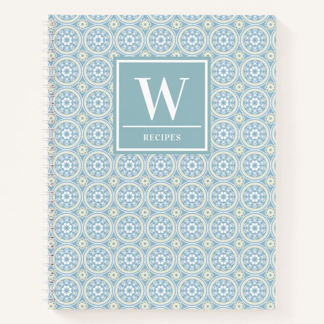 Modernes Blue Medallion Monogram Kitchen Rezept Notizbuch (Vorderseite)