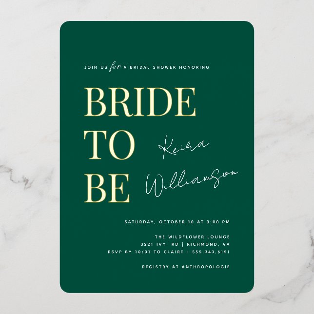 Modernes Bold Emerald Green und Gold Brautparty Folieneinladung (Vorderseite)