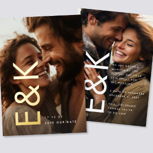Modernes BOLD Gold 2 Foto Monogramm Save the Date Folieneinladung