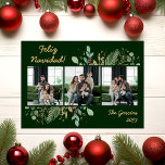 Modernes botanisches Foto Feliz Navidad Feiertagskarte<br><div class="desc">Diese schlichte botanische Foto- und Beerenurlaubskarte mit 3 Ihrer Lieblings-Fotos in der Mitte und die Worte "Feliz Navidad" in einem modernen Drehbuch-Schriftart in Gold über dem Foto und Ihrem Familiennamen und das Jahr in der gleichen Drehbuch-Schriftart in Gold unter dem Foto ist ideal für den Versand an Ihre Freunde und...</div>
