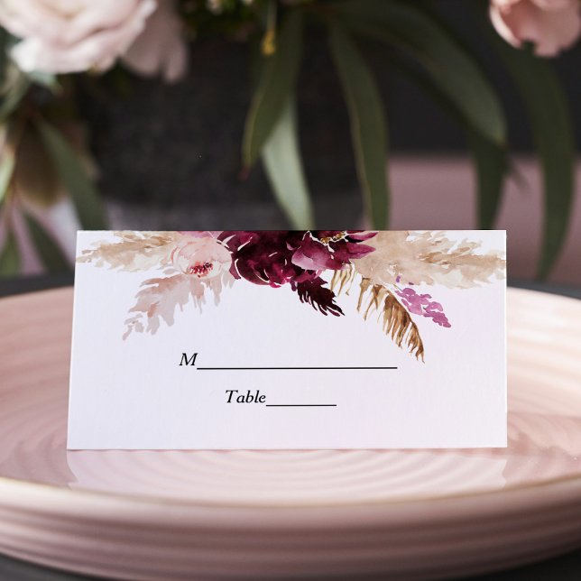 Modernes Burgund Blush Pink Floral Platzkarte (Von Creator hochgeladen)