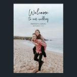 Modernes Calligraphie-Foto Hochzeitsempfang Poster<br><div class="desc">Dieses stilvolle Hochzeitsplakat-Template zeichnet sich durch ein sauberes, minimalistisches und modernes Design aus. Wir haben diesem minimalistischen Design einen besonderen Charakter verliehen, indem wir einen lebendigen, skurrilen Schriftart mit einem modernen, gestrafften Look für Ihre Vornamen und Datum kombinieren, für einen warmen, einladenden und eleganten Look. Die Nachricht "Willkommen bei unserer...</div>
