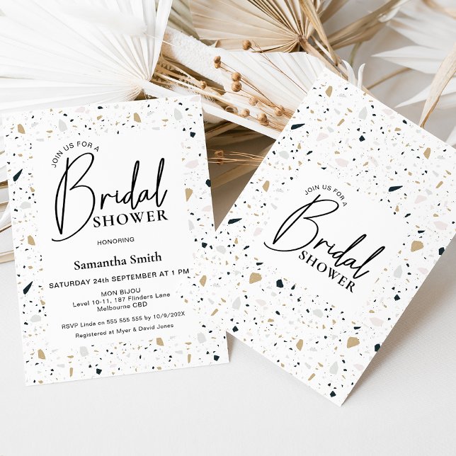 Modernes Calligraphy Terrazzo Brautparty Einladung (Light colored terrazzo bridals shower invitation featuring a modern calligraphy heading. )
