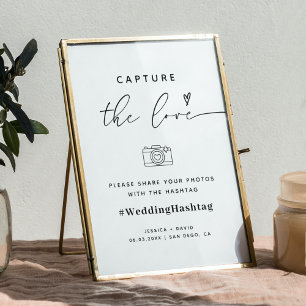 Modernes Capture der Liebe Hochzeitshashtag-Zeiche Poster