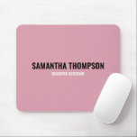 Modernes Chic Rosa, Weiß und Schwarz Mousepad<br><div class="desc">Ein elegantes rosa,  schwarz-weißes Design mit moderner Typografie. Ideal mädchenhaft Geschenk für jeden,  der rosa liebt. Perfektes Geschenk für Kinder und Erwachsene. Die perfekte Babydusche,  die zum Geburtstag,  zu Weihnachten,  zurück zur Schule oder zu jedem anderen besondere Anlass präsentiert wird.</div>