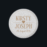 Modernes Classic Gold Wedding elegantes Muster Magnet<br><div class="desc">Karo diese coolen Party Taschen Füller für alle Ihre Party oder für Ihre Gastgeschenke Hochzeiten. Sie verfügen über ein hübsches,  individualisierbares Label für alle Ihre Party-Goodies. Es würde für eine Hochzeit,  ein Brautparty,  sogar Geburtstag oder Geburtstag funktionieren. Viel mehr in diesem Sortiment und mehr in unserem Shop.</div>