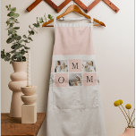 Modernes Collage Foto & Pastell Pink Mommy Geschen Schürze<br><div class="desc">Dieses moderne Collage Foto und pastellrosa Mommy Geschenk ist der perfekte Weg, um eine besondere Mutter in Ihrem Leben zu zeigen. Das Geschenk enthält ein wunderschön gestaltetes Collage Foto, das mehrere Bilder in einer modernen und künstlerischen Art und Weise kombiniert.Zur Ergänzung des Fotos ist das Geschenk mit einem pastellrosa Farbthema...</div>