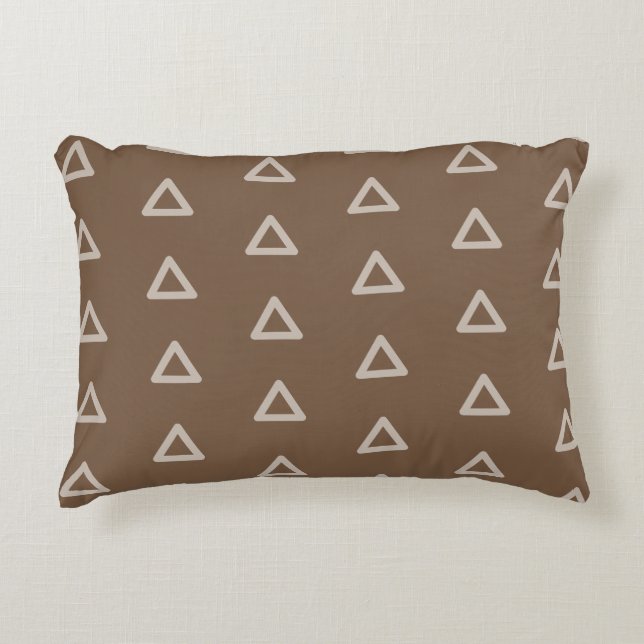 Modernes, dekoratives Triangle-Muster, trendy Brow Dekokissen (Vorderseite)