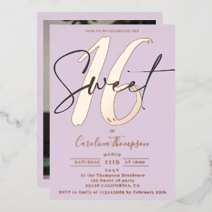 Modernes Drehbuchlavender Foto Sweet 16 Rose Gold Folieneinladung