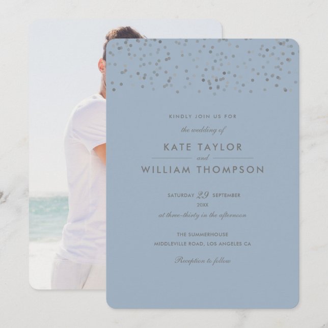 Modernes Dusty Blue Confetti Foto Hochzeit Einladung (Vorne/Hinten)