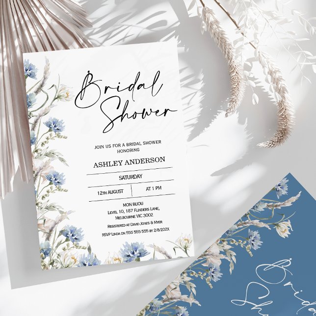 Modernes Dusty Blue Wildblumen Brautparty Einladung (Dusty Blue Wildflowers Bridal Shower Invitation, Modern Design, Blue Floral Bridal Shower Invitation)