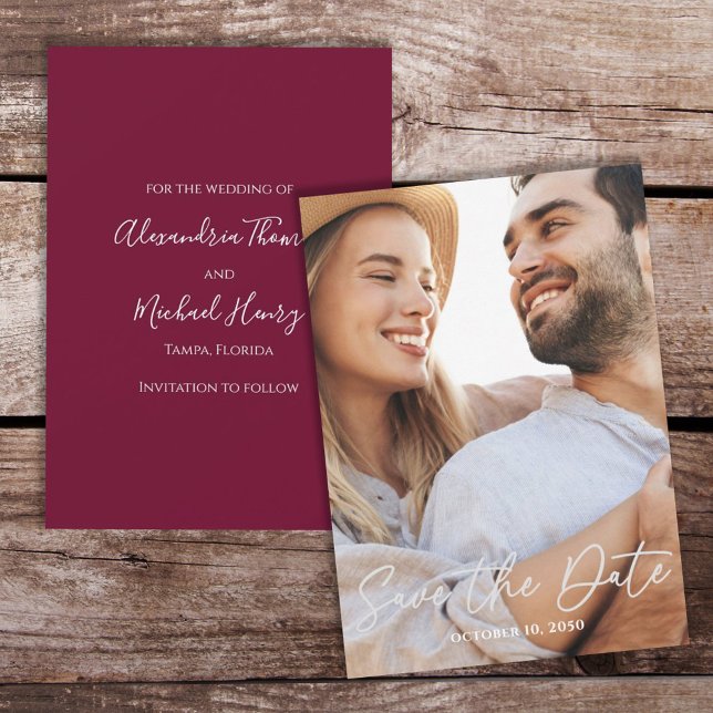 Modernes Einfaches Burgundy-Foto-Kalligrafie-Skrip Save The Date (Von Creator hochgeladen)