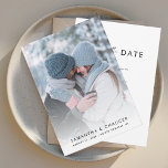 Modernes einfaches Hochzeitsfest-Foto Save The Date<br><div class="desc">Elegante moderne Foto Hochzeit speichern Sie die Dattelkarte. Die Karte verfügt über ein modernes "Save the Date",  das in einen Schriftart Ihrer Wahl umgewandelt werden kann,  der hier verfügbar ist,  wenn Sie auf "Personalisieren" klicken.</div>