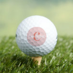 Modernes einfaches klassisches Erstrosa Golfball<br><div class="desc">Rosa Monogramm erster Golfball mit einem modernen und fett formatierten Monogramm.</div>