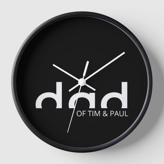 Modernes, einfaches Vater-Design mit Kindernamen Uhr (Vorderseite)