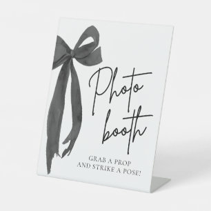 Modernes elegantes Black Bow Foto Booth Sign Sockelschild
