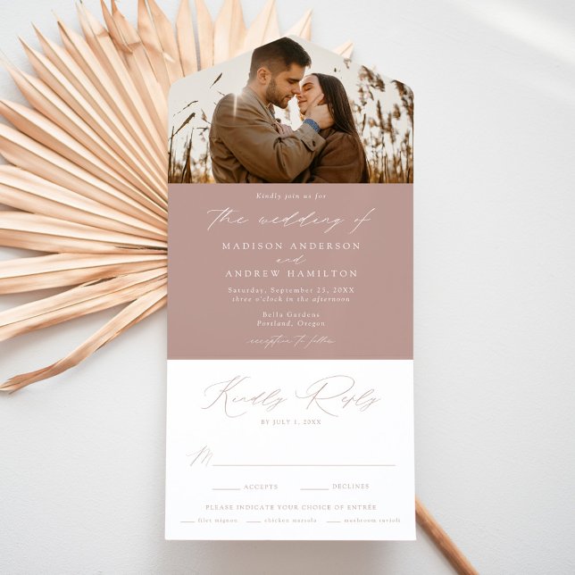 Modernes elegantes Dusty Rose Foto Wedding All In One Einladung (Von Creator hochgeladen)