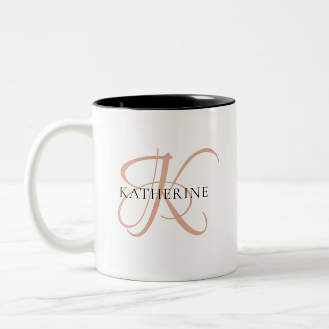 Modernes, elegantes Monogramm-Skript Rosa Zweifarbige Tasse (Links)