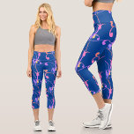 Modernes, farbenprächtiges Regenbogen-Botanisches  Capri Leggings<br><div class="desc">Moderne Capri-Leggings mit farbenfrohen Designs mit Regenbogenblumen | botanisches Muster auf dunkelblauem Hintergrund. Eine gute Wahl für Sport,  Laufen oder Yoga.</div>