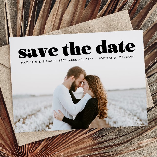Modernes, feines Schwarzes Typografie-Overlay-Foto Save The Date (Von Creator hochgeladen)