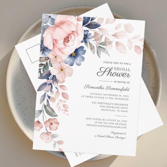Modernes Floral Watercole Script Rosa Brautparty Einladungspostkarte (Floral Watercolor Pink Flowers Bridal Shower Invitation Postcard)