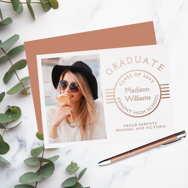 Modernes Foto Abschluss Graduate Rose Gold Folieneinladung (Von Creator hochgeladen)