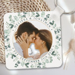 Modernes Foto Eukalyptus Greenerity Wedding Schlüsselanhänger<br><div class="desc">Fügen Sie die Touch zum Abschluss Ihrer Hochzeit mit diesem maßgeschneiderten Foto eucalyptus botanischen Grün Hochzeit Schlüsselanhänger. Perfekt als Gastgeschenke Hochzeit für alle Ihre Gäste . Passen Sie diese Gastgeschenke Hochzeiten mit Ihrem Lieblings-Hochzeitsfest-Foto, neuvermähltem Foto an und personalisieren Sie mit Name und Datum. In unserer Hochzeitskollektion finden Sie passende Gastgeschenke...</div>