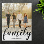 Modernes Foto für einfache Typografie<br><div class="desc">Verwandeln Sie Ihre Lieblingsfamilienmomente in eine unterhaltsame und einnehmende Aktivität mit unserem modernen Foto für einfache Typografie, Custom Family. Dieses personalisierte Puzzle ist perfekt für Familienabende geeignet, um Ihre Lieben zu behalten, die miteinander verbunden sind und unterhalten. Dieses Puzzle mit seinem eleganten und sauberen Typografie-Layout verbindet zeitgenössisches Design mit persönlichem...</div>