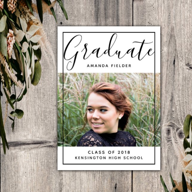 Modernes Foto für Gerahmten Abschluss | Schwarz Einladung (Black Modern Framed Graduation Photo Announcement)