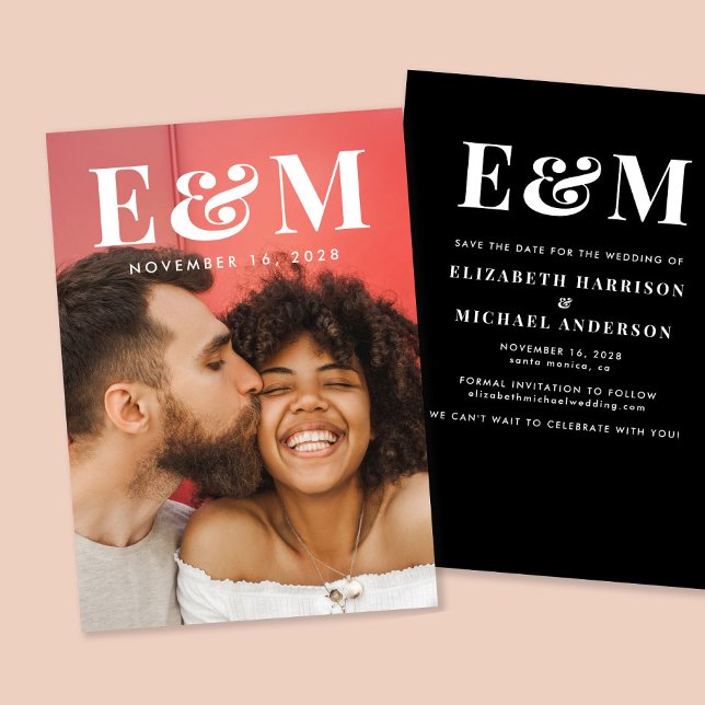 Modernes Foto für große, weiße Monogramm-Initialen Save The Date (Von Creator hochgeladen)