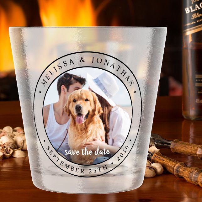 Modernes Foto für Hochzeiten speichern das Datum d Schnapsglas (Von Creator hochgeladen)