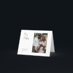 Modernes Foto für Weihnachtskripte im geklappten S Feiertagskarte<br><div class="desc">Dieses moderne Weihnachtsskript gefaltet Single Foto-Urlaubskarte ist perfekt für Ihren minimalistischen Shabby Chic boho Schwarz-Weiß-Urlaub Gruß. Die minimale whimsical handgeschriebene Kalligraphie ist delikat und rustikal, bleibe elegant und elegant. Das Design spiegelt einen ganz weißen Wintertag wider und erinnert an Erinnerungen eines vereinfachenden Lebens. Sie werden feststellen, dass alles über dieses...</div>