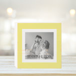Modernes Foto Gelb Einfach Liebliches Geschenk Holzkisten Schild<br><div class="desc">Modernes Foto Gelb Einfach Liebliches Geschenk</div>