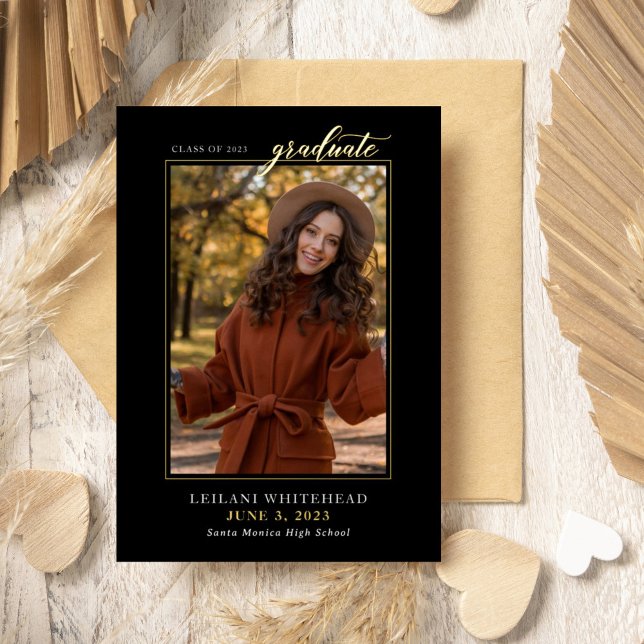 Modernes Foto Graduate Black Folieneinladung (Von Creator hochgeladen)