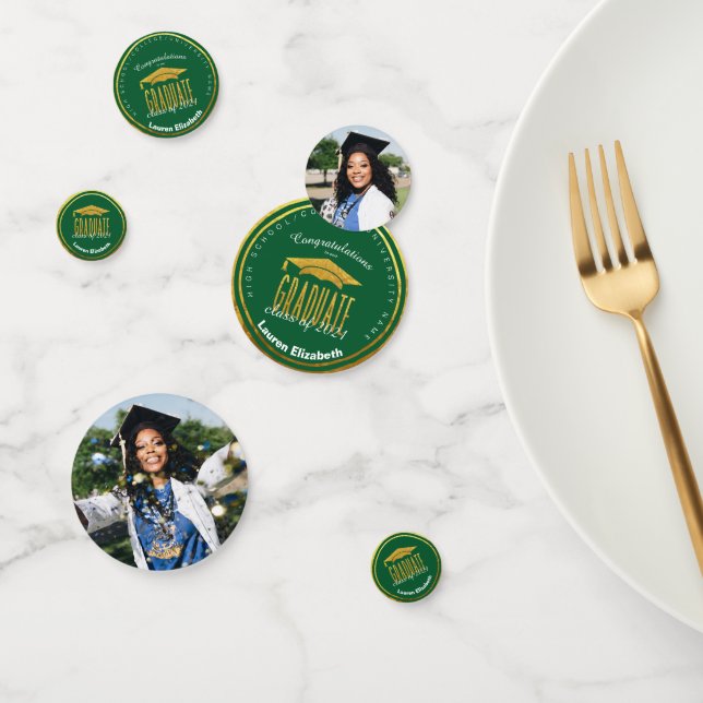 Modernes Foto Green Gold Abschluss Table Confetti Konfetti (Gruppe)